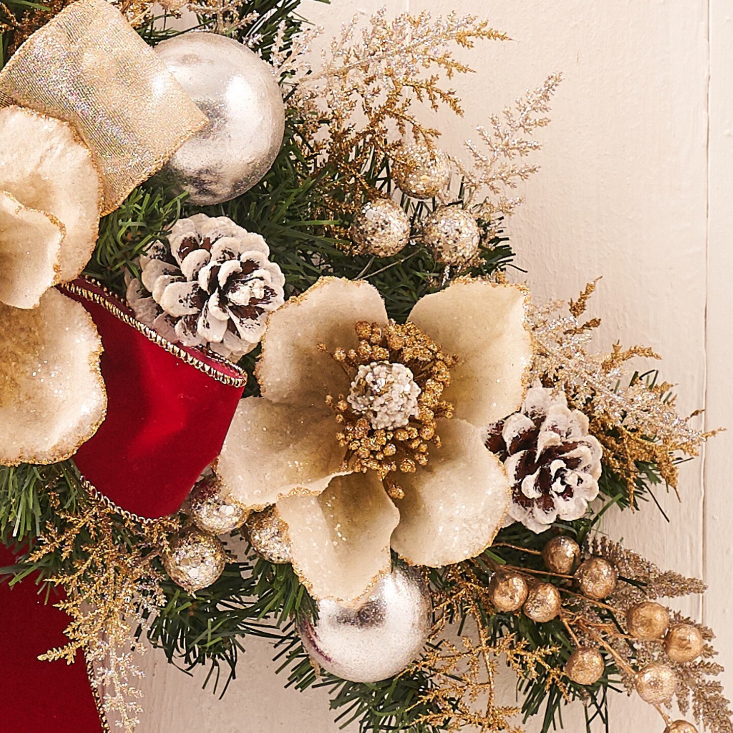 Glam Magnolia Swag - Handcrafted Christmas Decorations - Holiday Tree