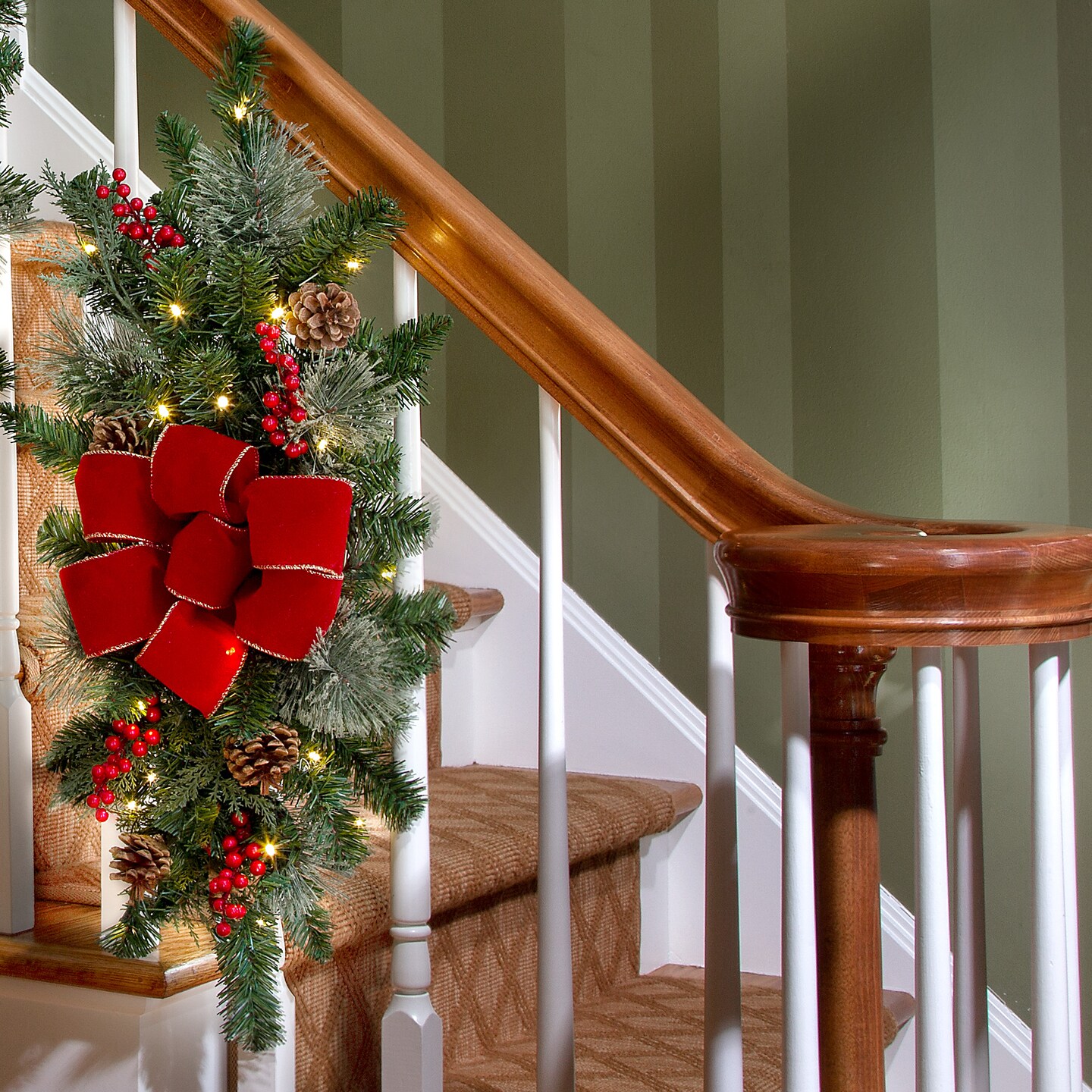 Haute Decor Classic Pre-lit Holiday Swag