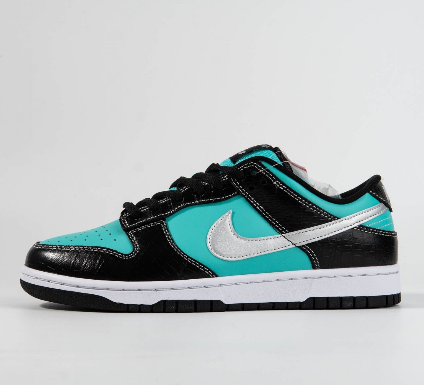 Nike SB Dunk Low Diamond Supply Co Aqua Blue | MakerPlace by Michaels