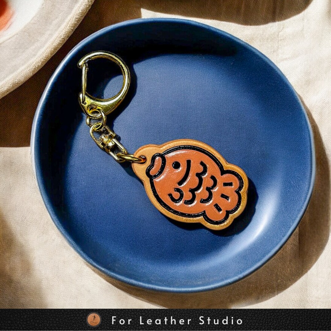 Taiyaki Keychain, Hand-painted Leather Keychain, Japanese Charm