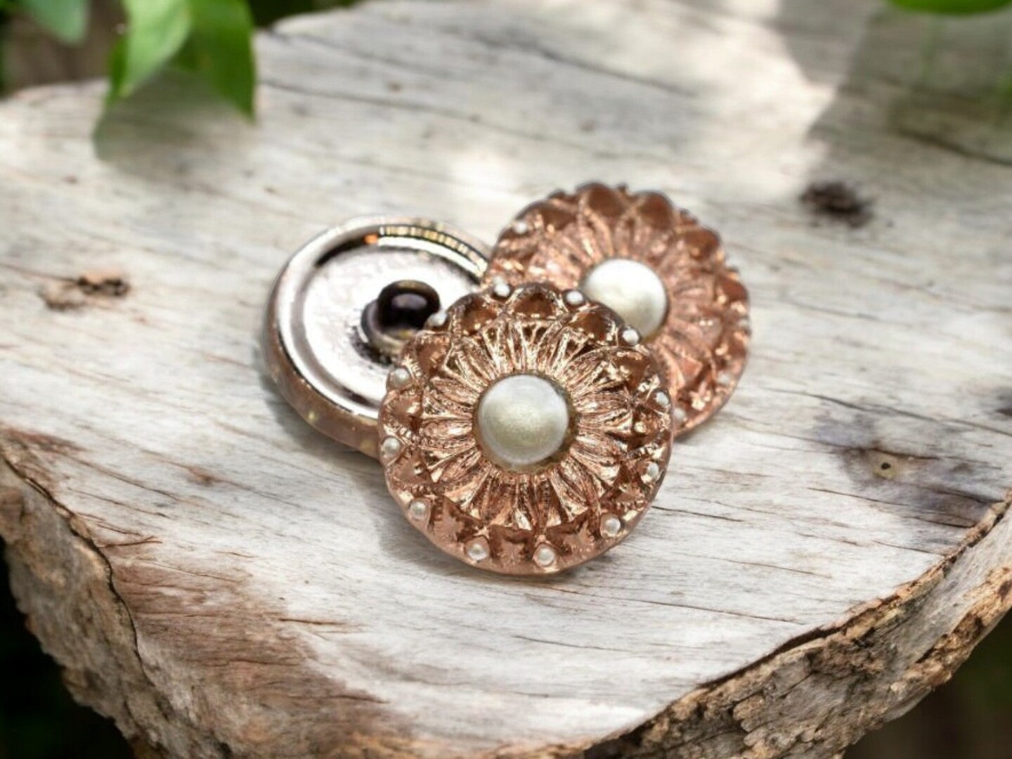 18mm Collarette Flower Button Peach with Grey Accents - Czech Glass Buttons