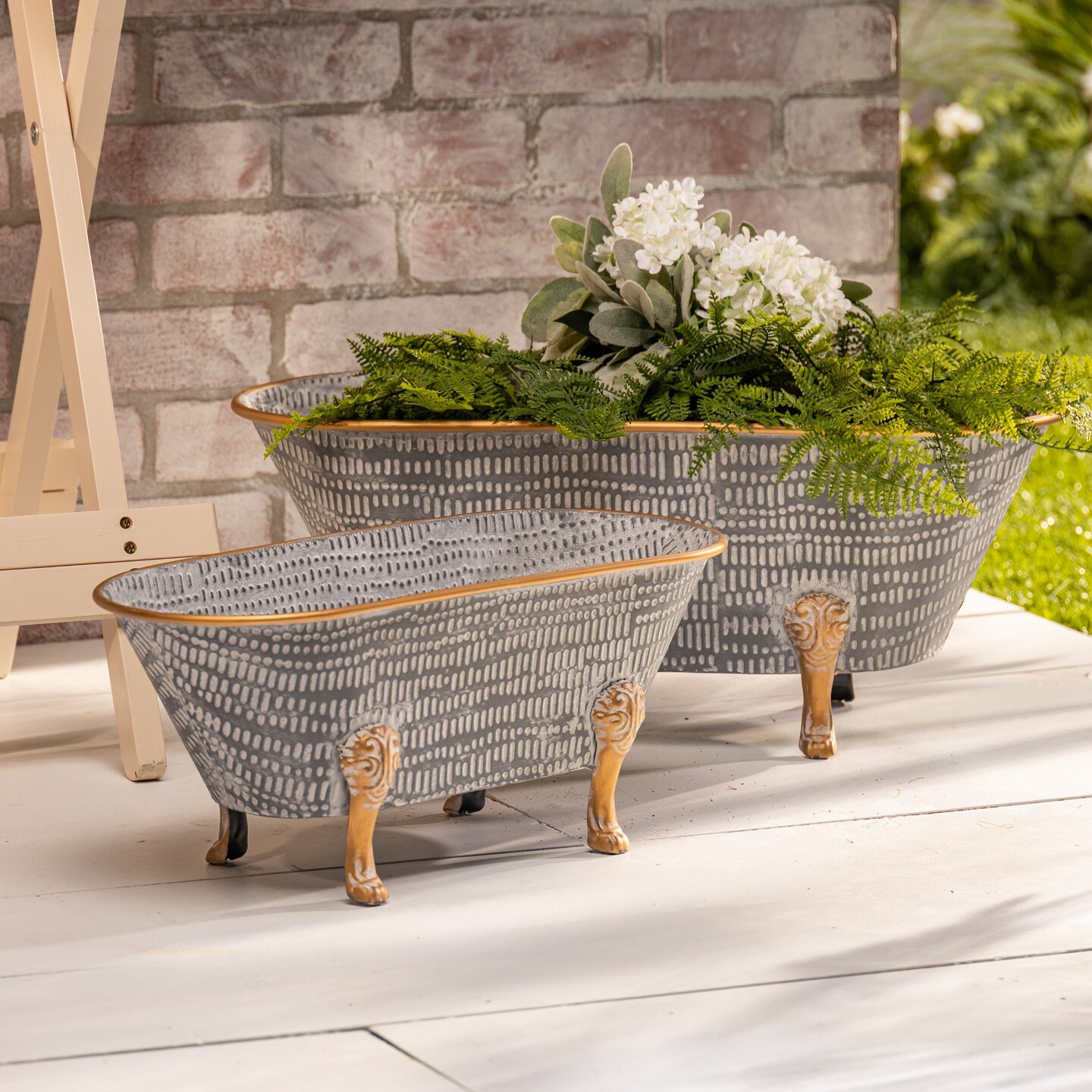 Contemporary Home Living Weathered Style Metal Bathtubs - 22.5&#x22; - Silver and Gold - Set of 2