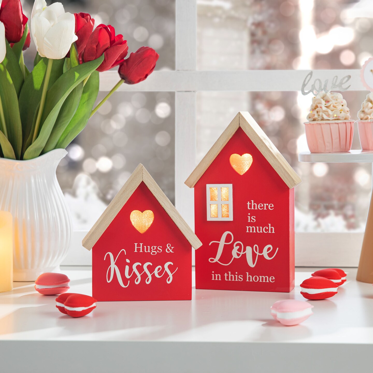 Set of 2 Lighted Valentine&#x2018;s Wooden House-shaped Table Decor