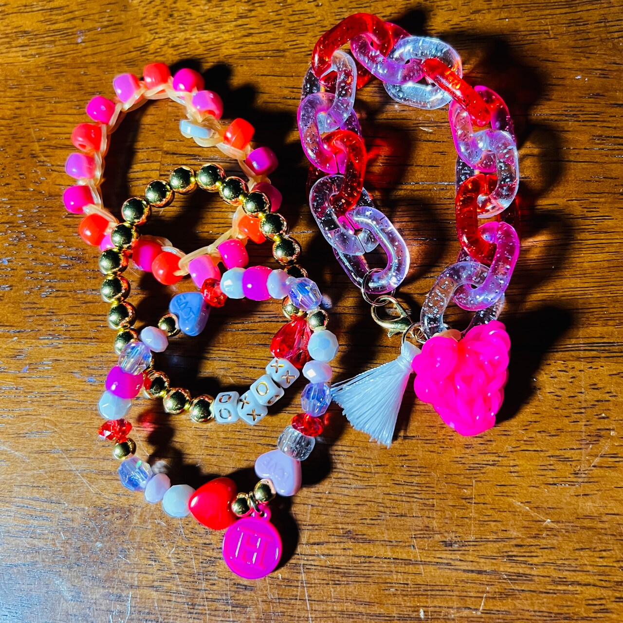 Kids Club: Rainbow Loom® Heart Charm with Bracelet Stack