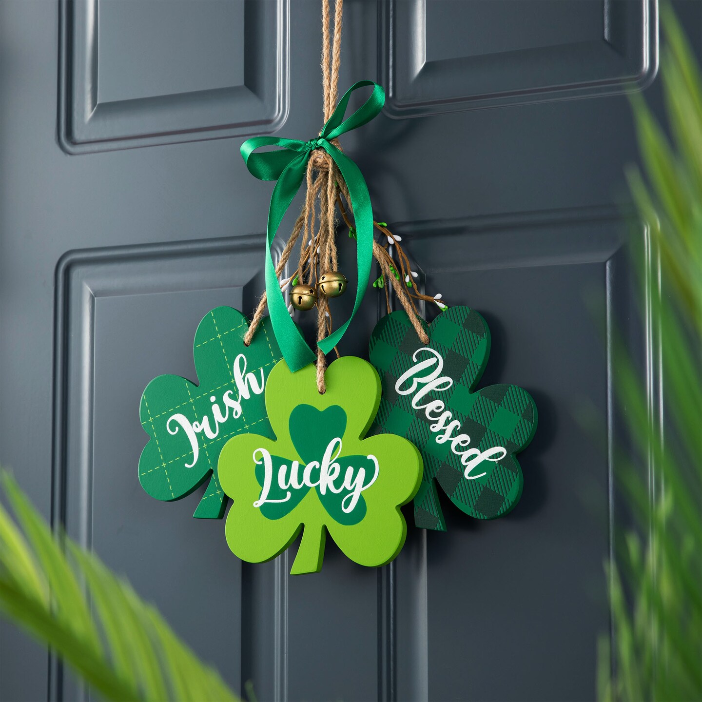 St. Patrick&#x27;s Wooden Doorknob Hanging Decor
