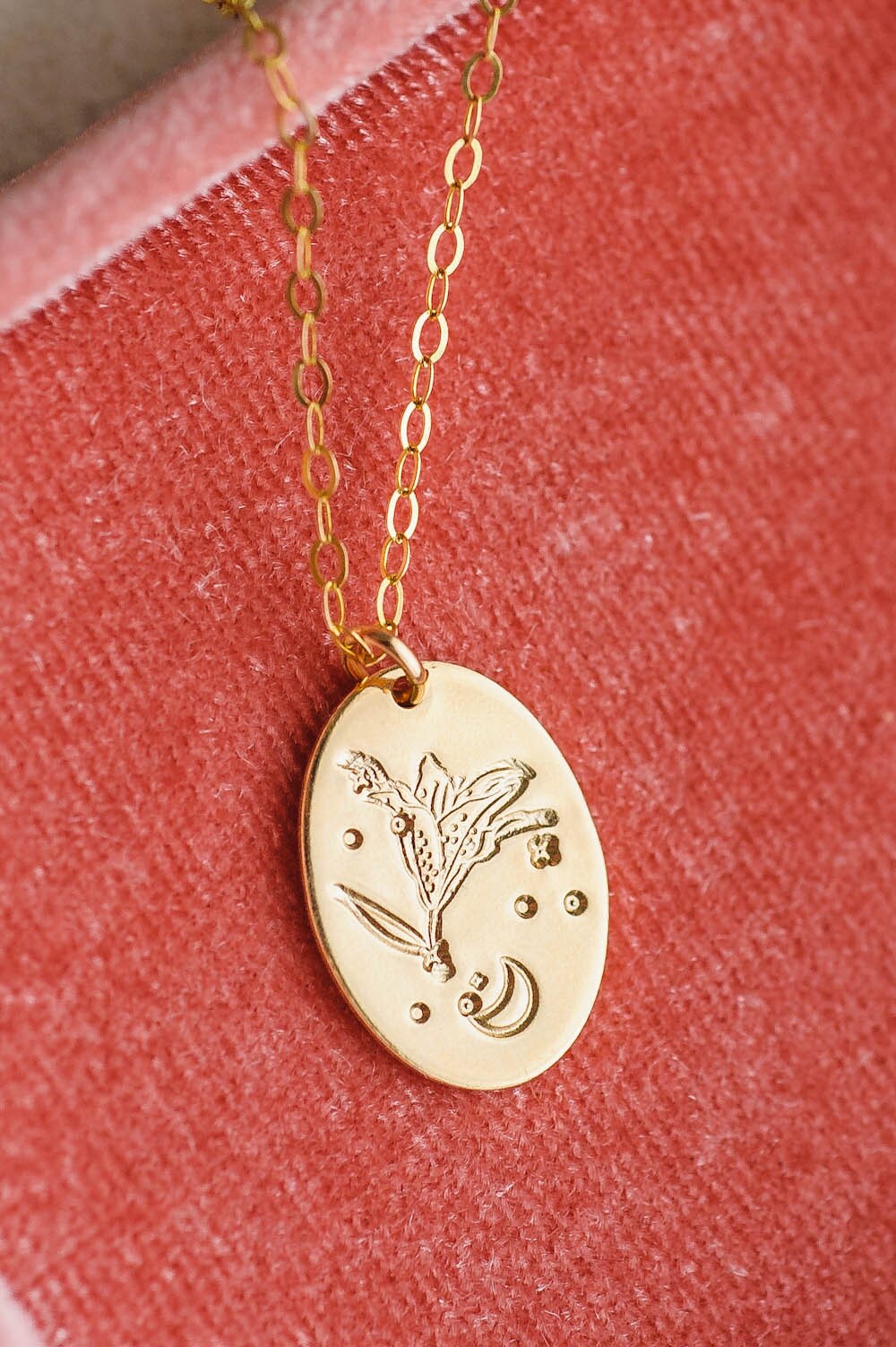 Lily Flower Charm Necklace 414777758400299008