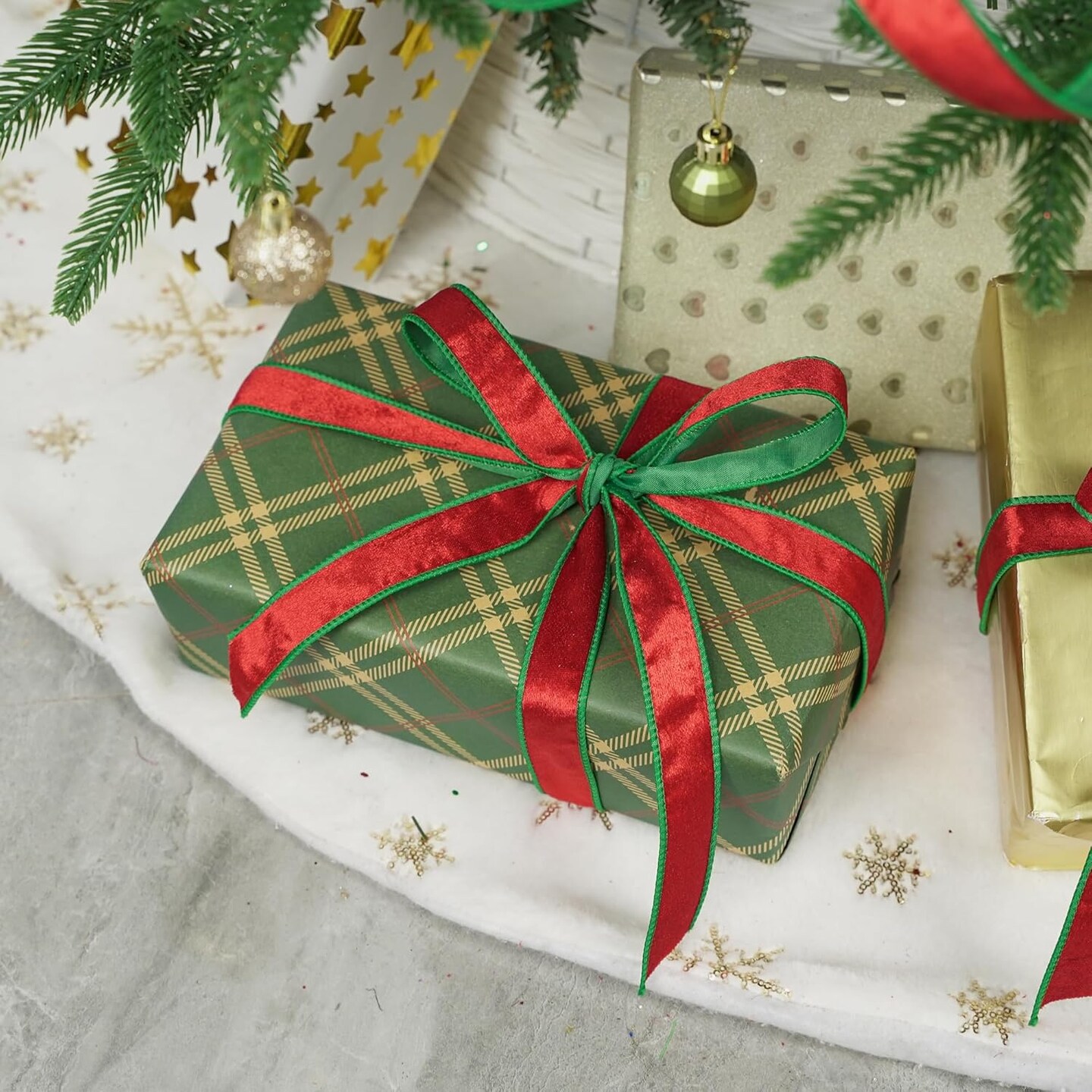 Crushed Red Velvet Ribbon with Green Back Double Sided Christmas Wired Ribbon 1 Inch Velvet Wired Ribbon 25 Yards Red and Green Velvet Ribbon for Christmas Tree, Wreath Supplies, Crafts Bow