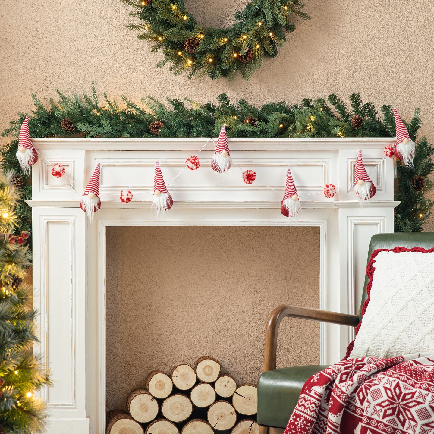 Set of 2 6&#x2018;&#x2019;L Red and White Fabric Christmas Gnome Garlands