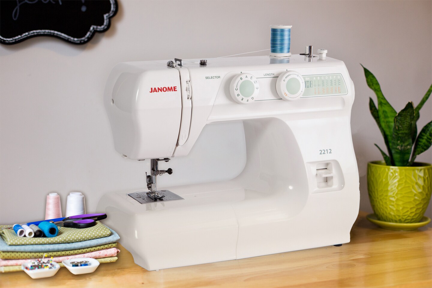 Janome 2212 Mechanical Sewing Machine