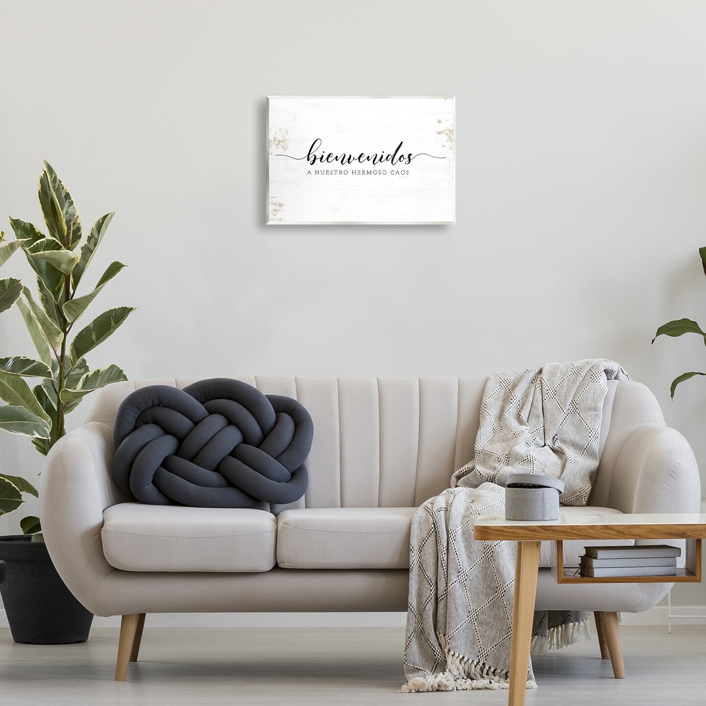 Stupell Industries Bienvenidos a Nuestro Hermoso Caos Wall Plaque Art
