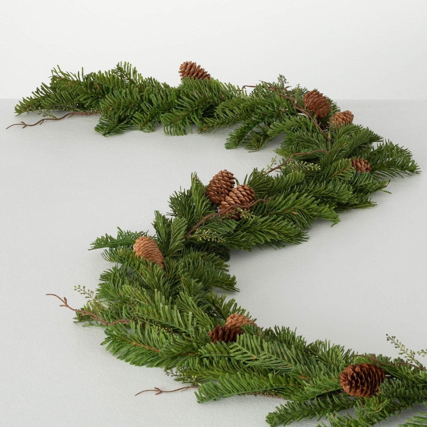 Soft Touch Greenery Garland Indoor Holiday Décor(Green)