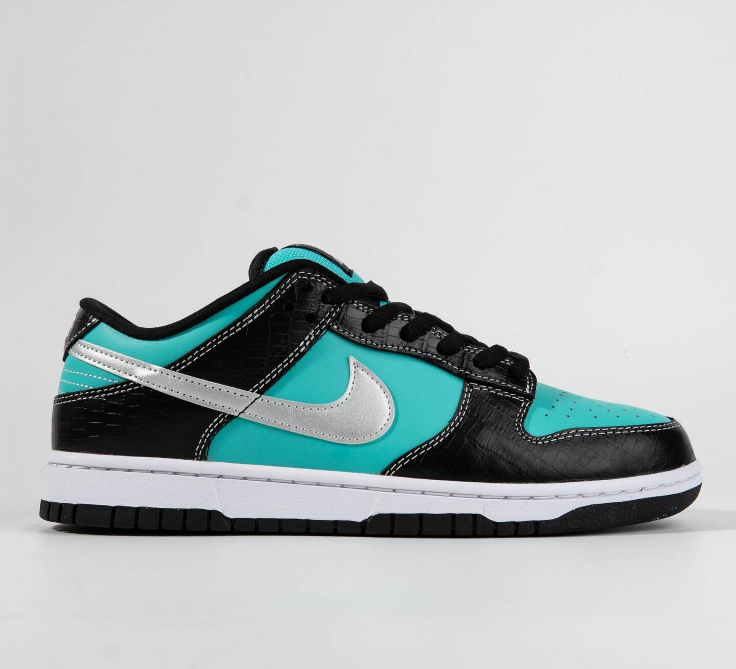Nike SB Dunk Low Diamond Supply Co Aqua Blue | MakerPlace by Michaels