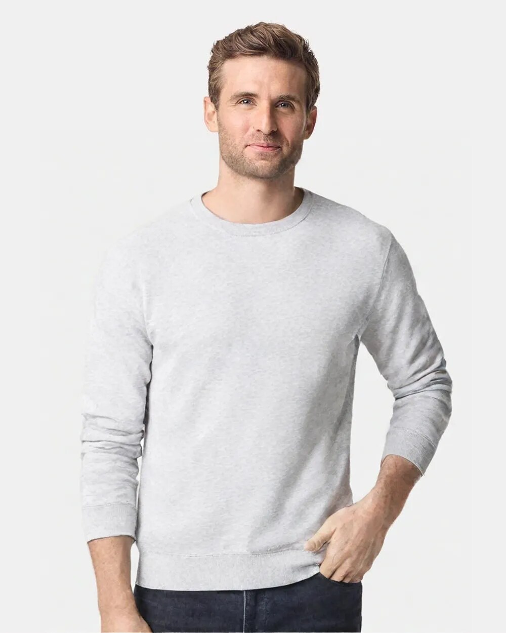 Gildan Heavy Blend Long Sleeve Crewneck Sweatshirt for Everyday Wear & Winter Outfits