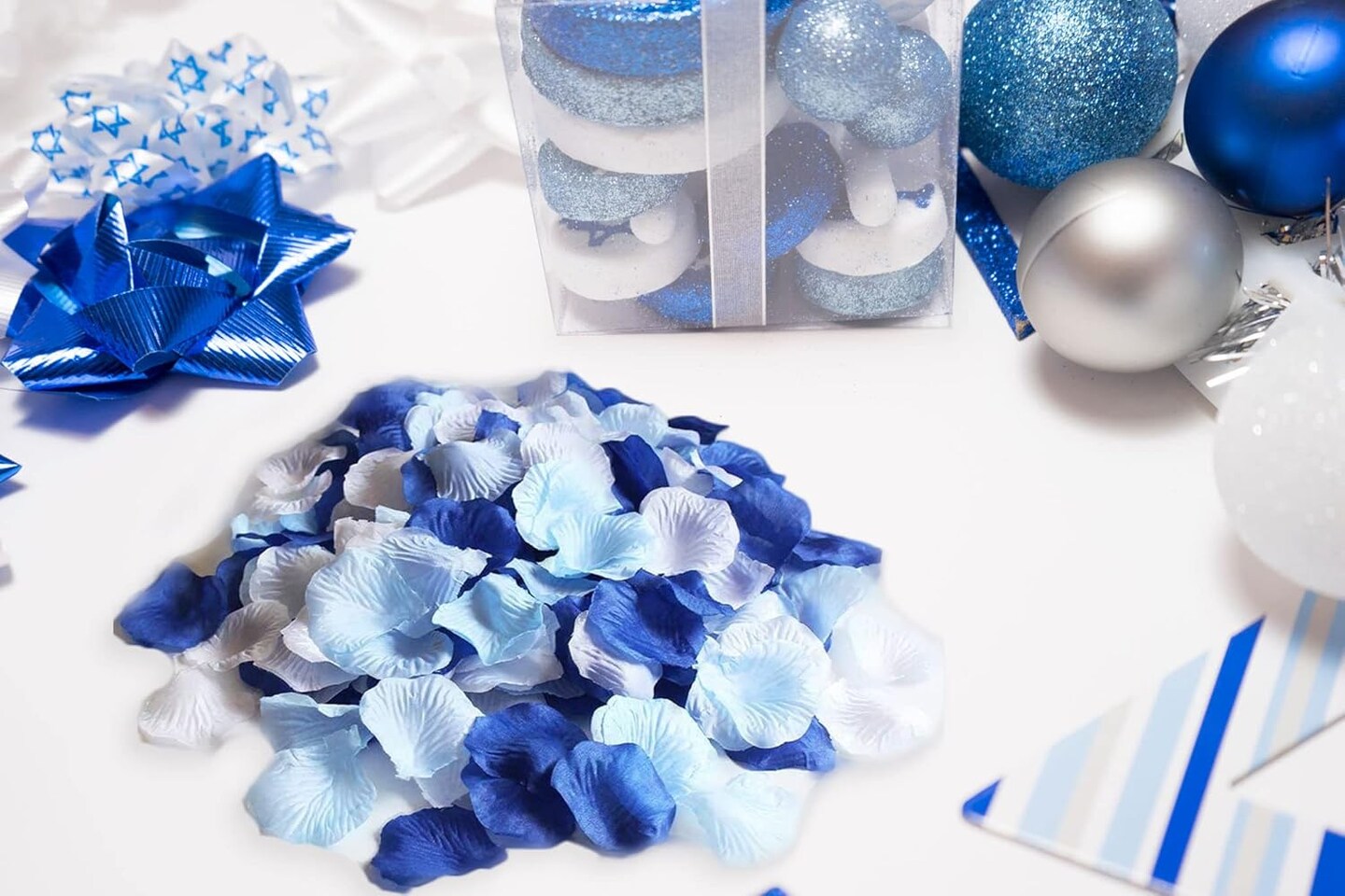 Mixed Blue and White Artificial Silk Flower Rose Petals for Wedding Aisle Decorations Flower Girl Scatter Petals Table Centerpieces