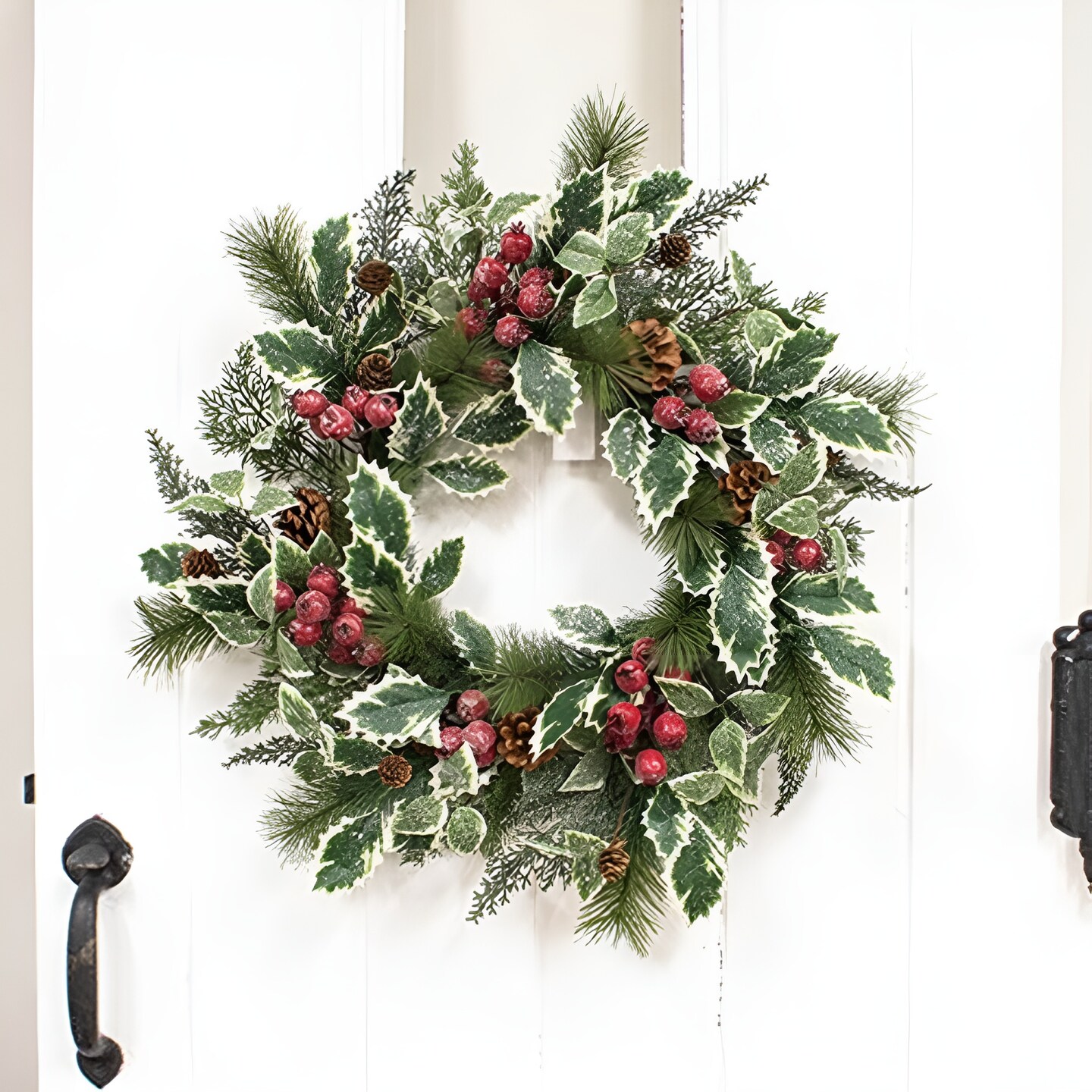 24 Inch Artificial Christmas Wreath with Pinecones Berries and Holly