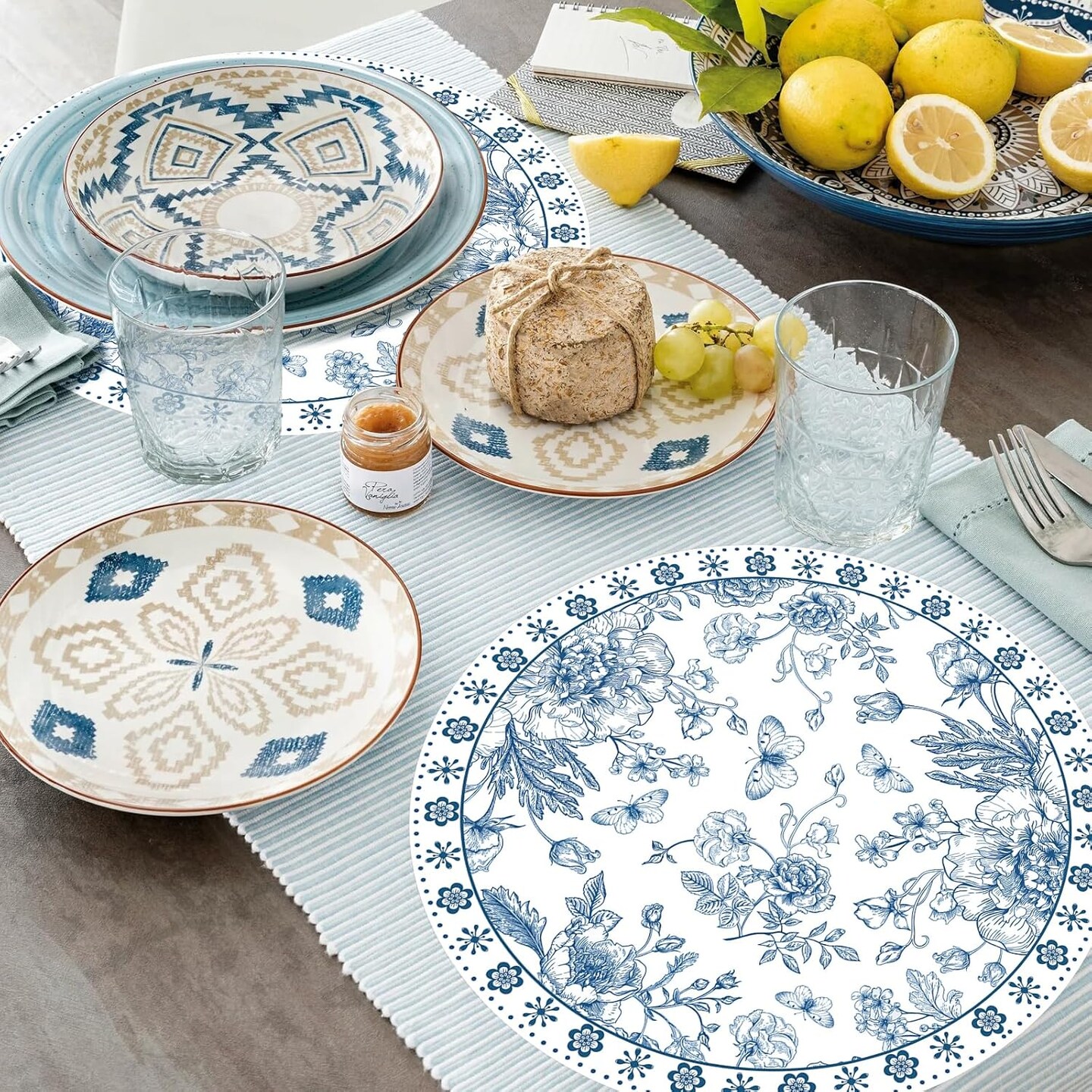 Paper Placemats Disposable 50 Pack Blue Floral Place Mats 13.7 Inch Chinoiserie Round Table Mats for Dinner Table Setting Birthday Wedding Party Supplies (Chinoiserie)