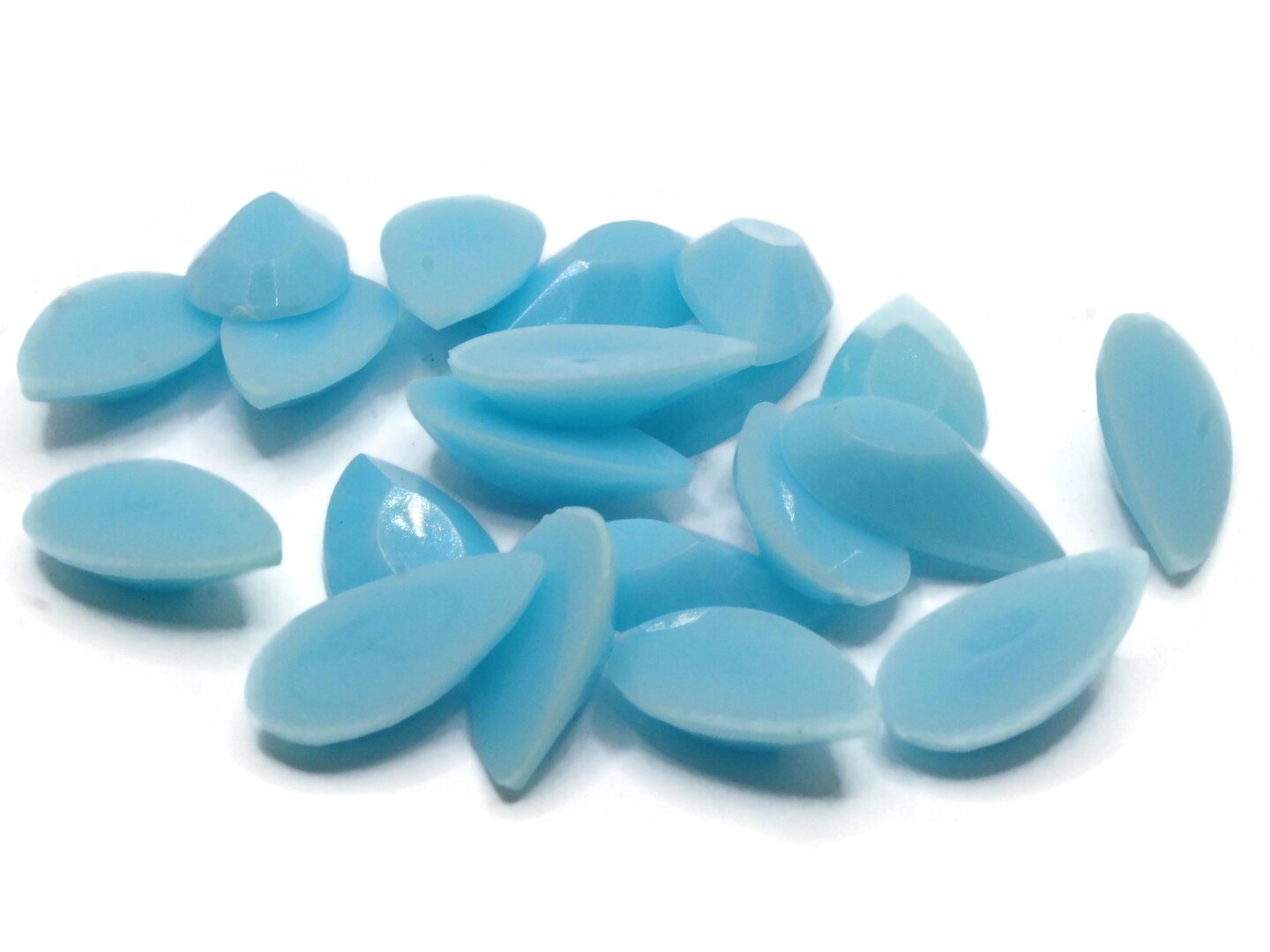 20 20mm Faceted Teardrop Light Blue Vintage Flatback Plastic Cabochons