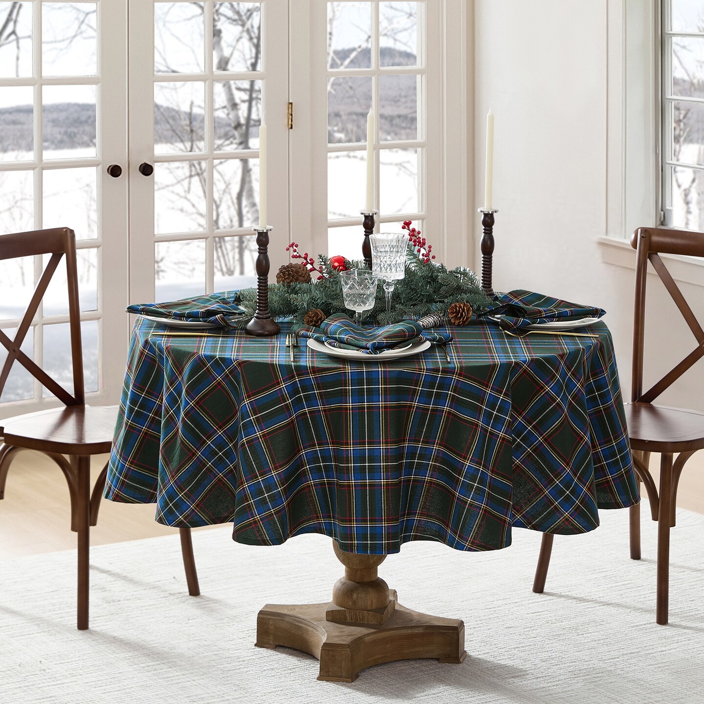Threadmade Home Stowe Tartan Holiday Plaid Oval Tablecloth, Green - 60"W x 84"L Oval