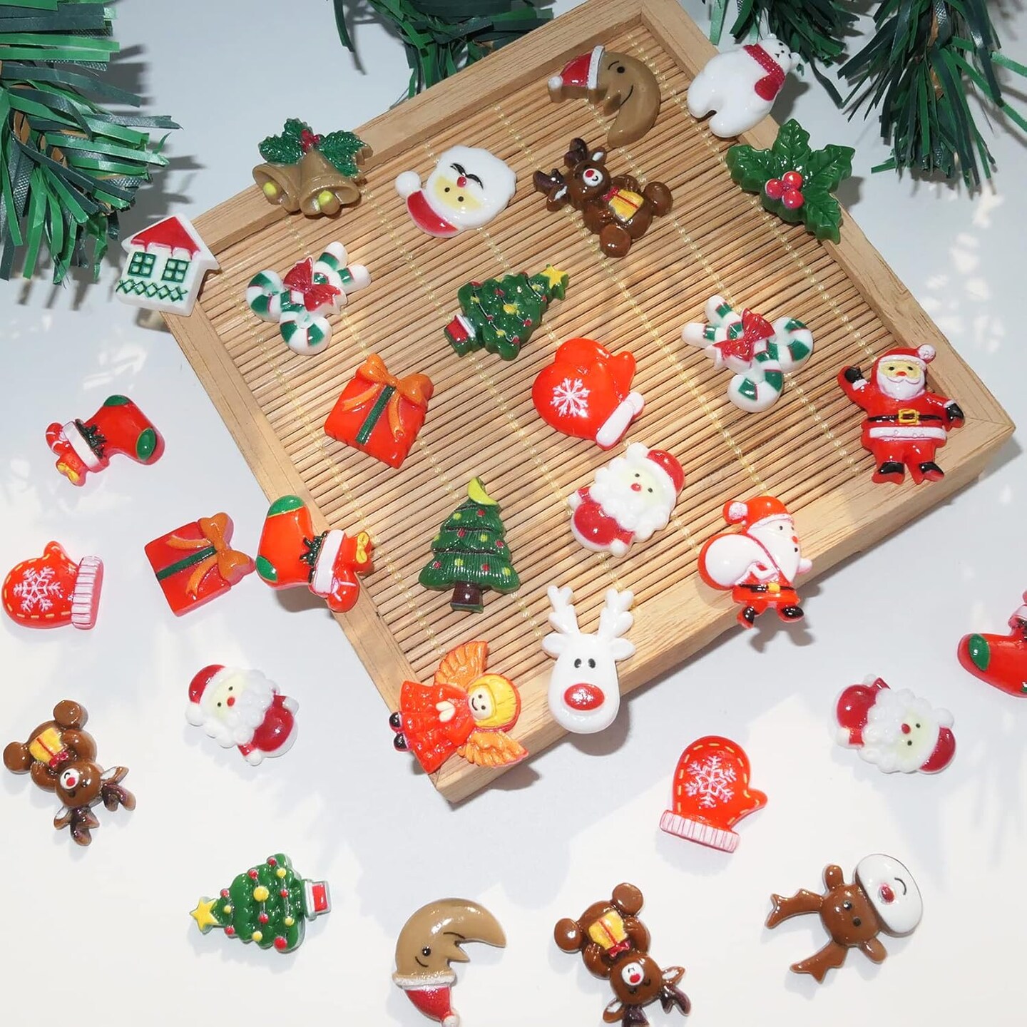 Christmas Resin Charms for Crafts,100 Pcs Flatback Slime Charm Beads Miniature Ornaments for Christmas Embellishments