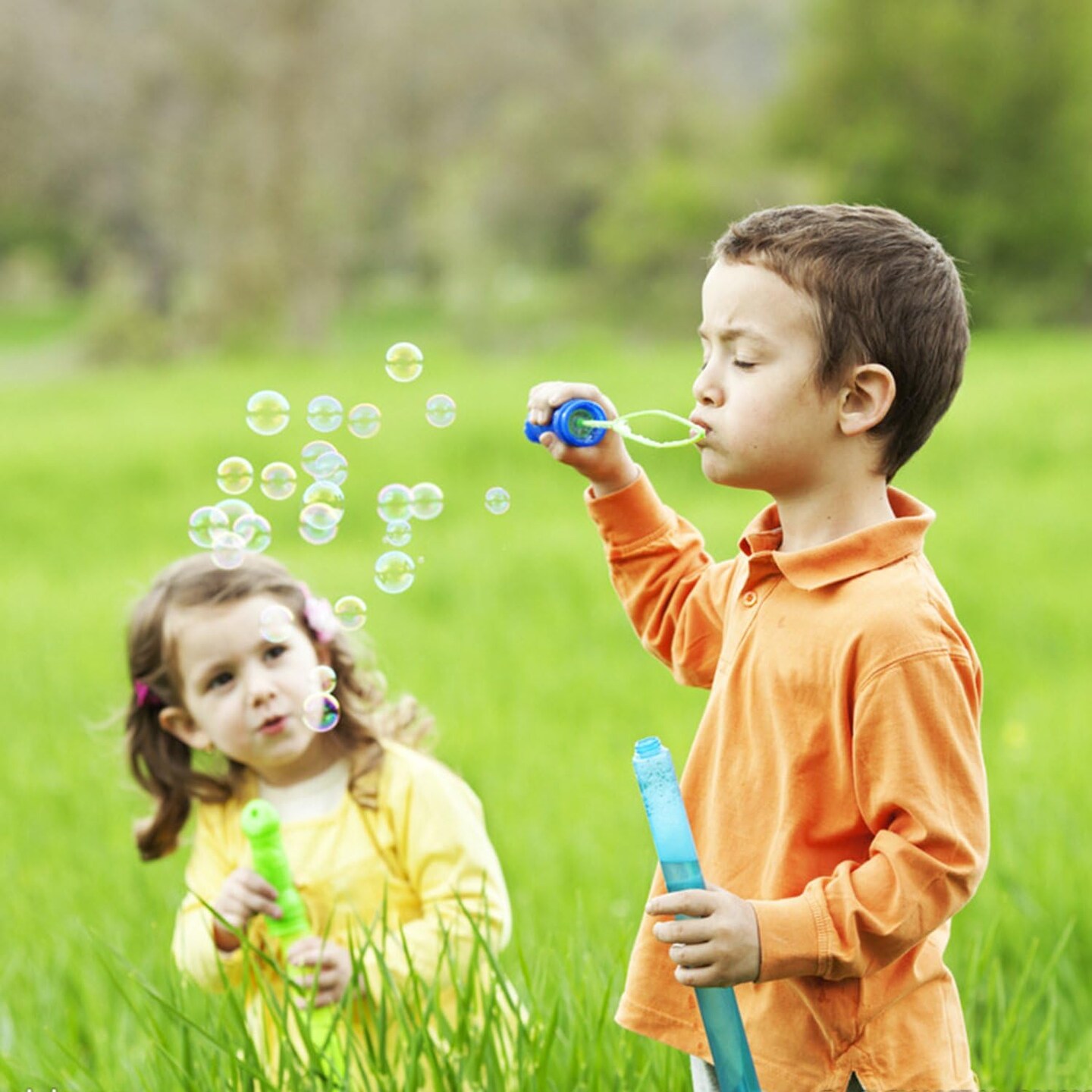 Bubble Wand, 14&#x22; Big Bubble Wand Set(14 Pack 7 Colour), Non-toxic Smelless Bubble Toy For Kids Child Birthday Party
