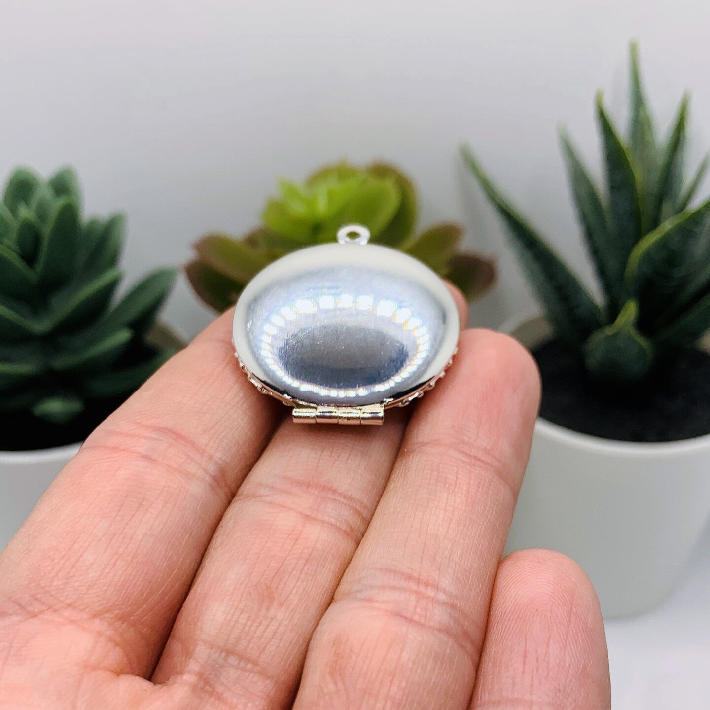 Silver Filigree Aromatherapy Essential Oil Diffuser Lockets