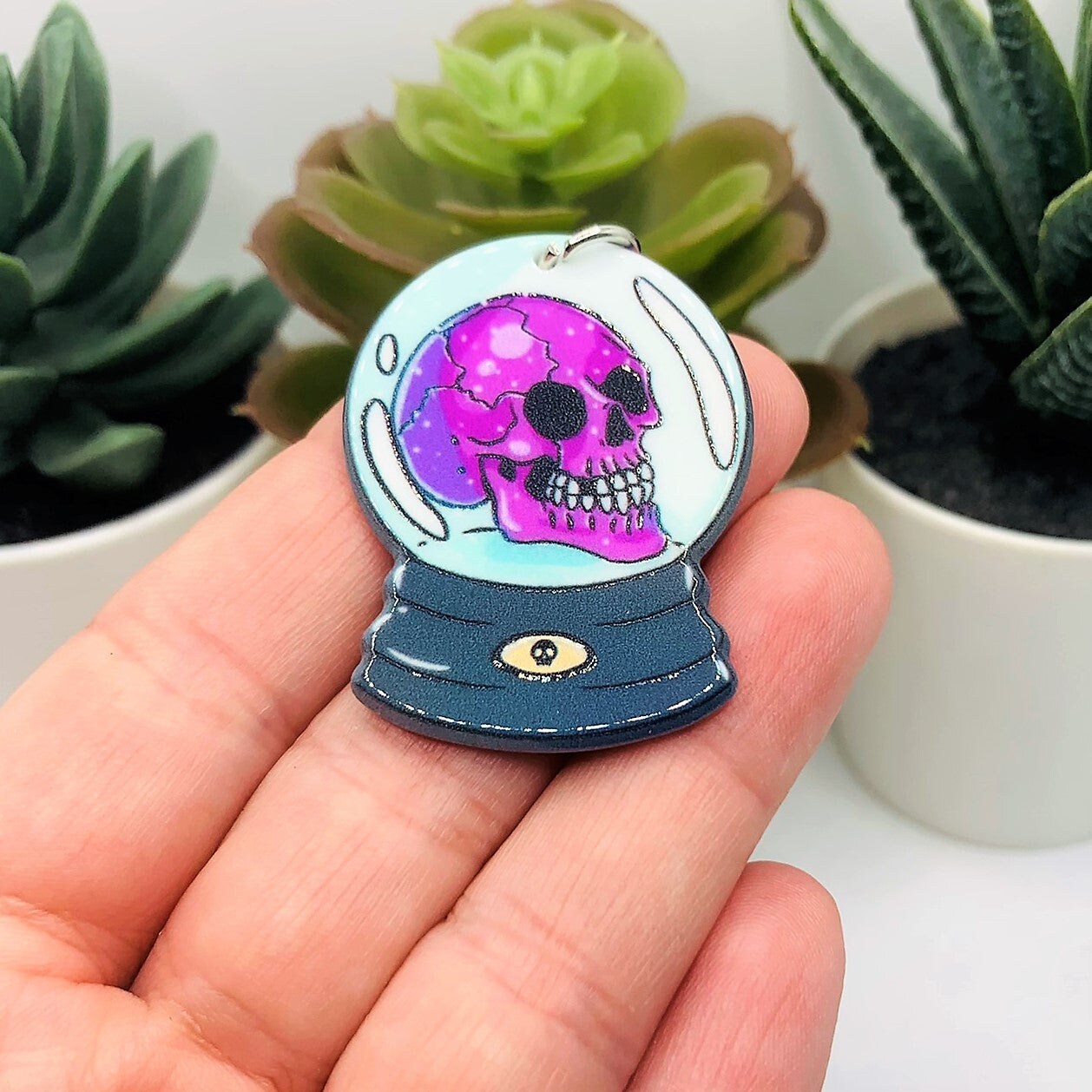 Creepy Snow globe with Skull Charms, 31x41mm