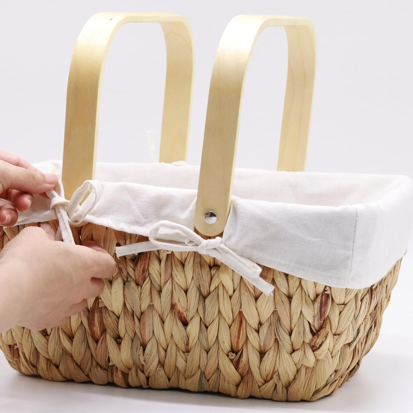 Basket with Handle-Wicker Picnic Basket,Natural Hand-Woven Basket with Lining Removable and Washable,Suitable