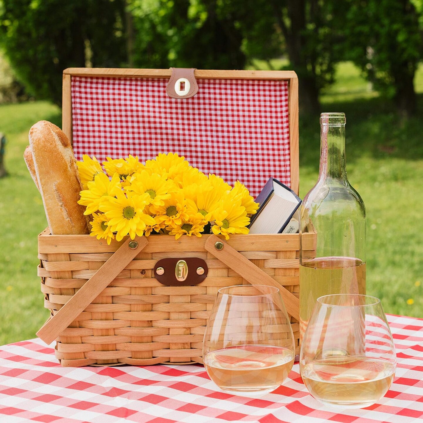 Gingham Lined Woodchip Picnic Basket with Lid and Movable Handles