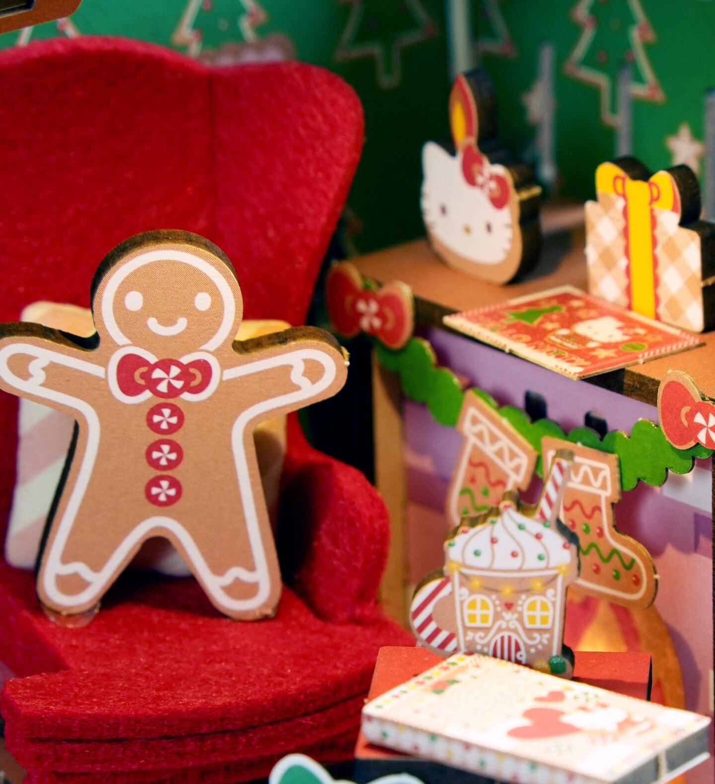 3D Wooden Puzzle | Hello Kitty&#xAE; Gingerbread House