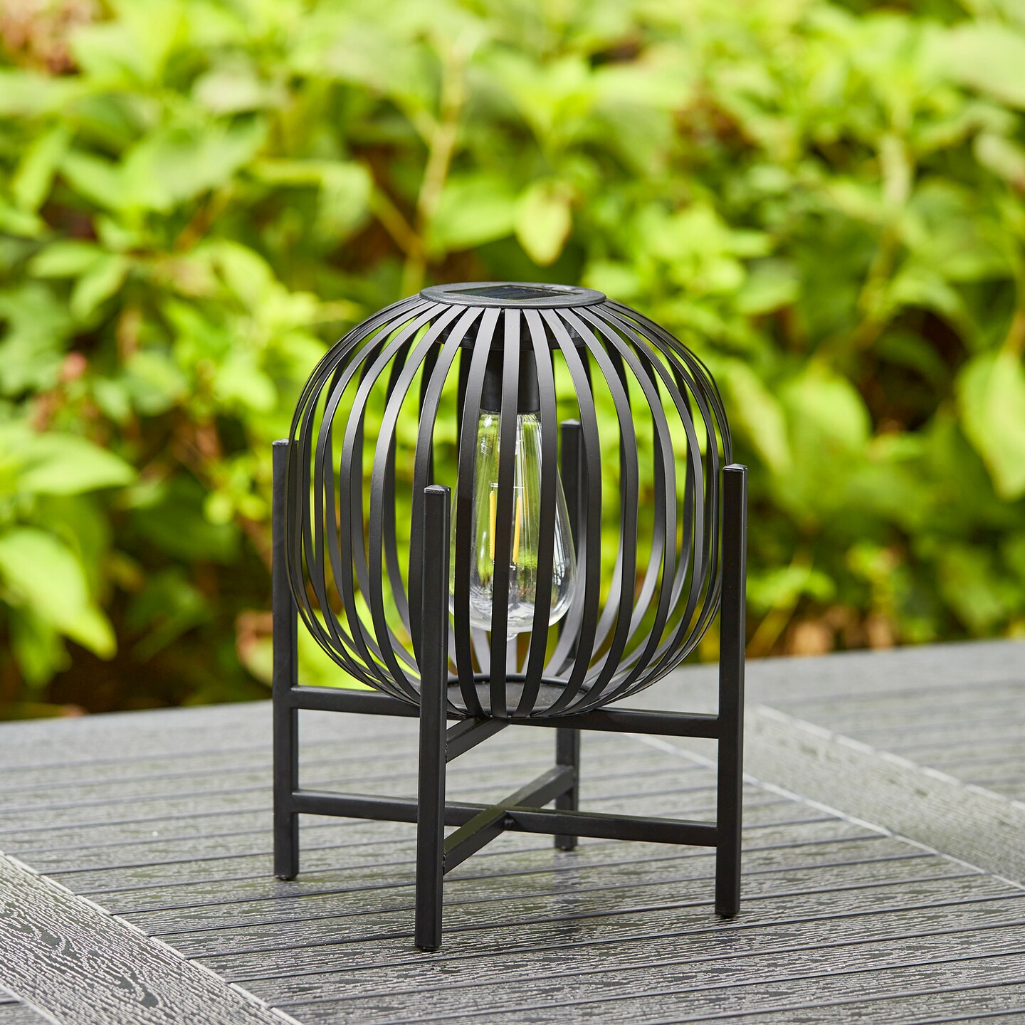 Set of 2/4 Black Metal Stripes Solar Powered Edison Bulb Outdoor Lantern with Stand