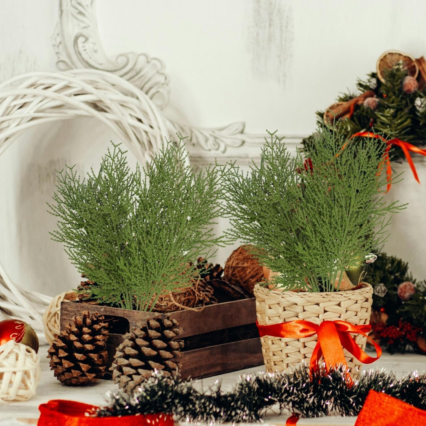 Christmas Greenery Stems (&#x9;Green)