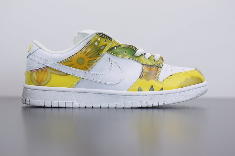 Nike SB Dunk Low De La Soul (2005) | MakerPlace by Michaels