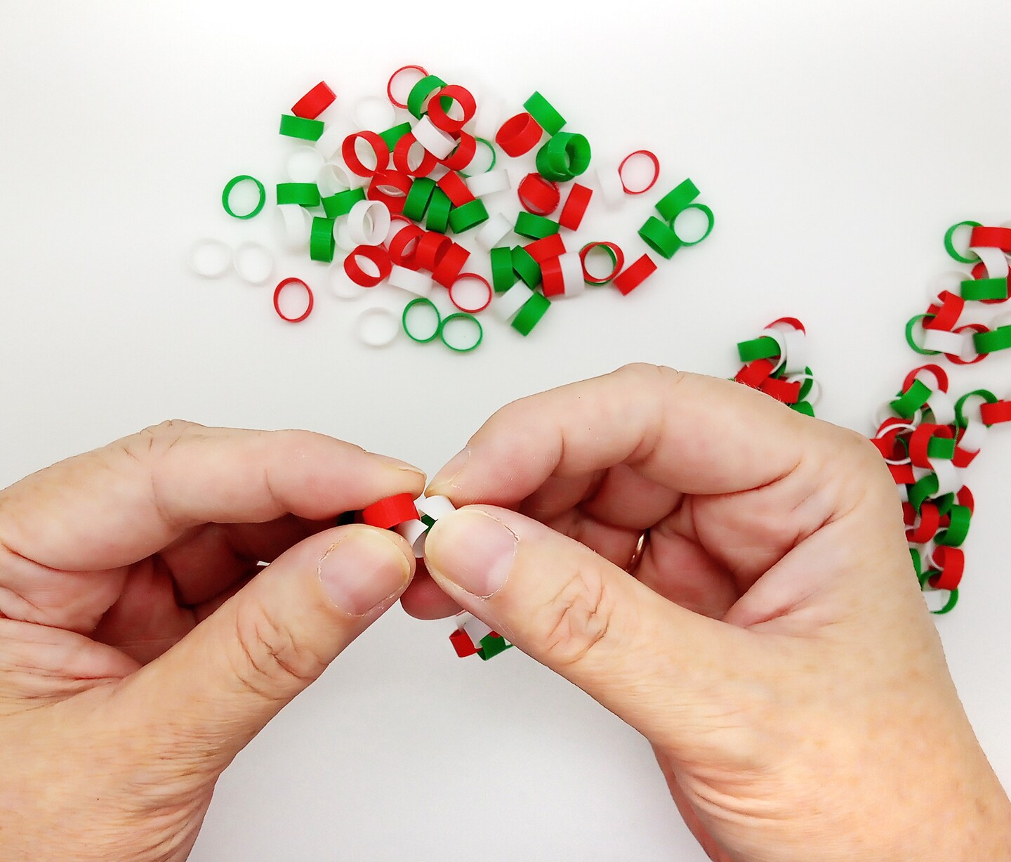 Tiny Christmas Garland Kit, 3 ft, Miniature Dollhouse Holiday Chain Links, Adorabilities