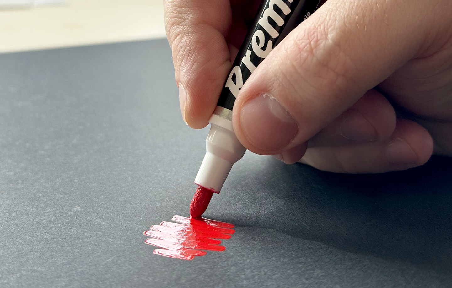 U-Mark Premium Glossy Paint Marker - Black