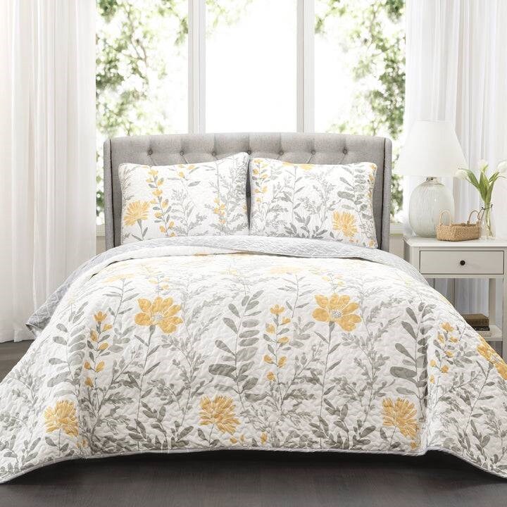 Yellow-Grey Floral 3-Piece Quilt Set for Beds with Pillow Shams