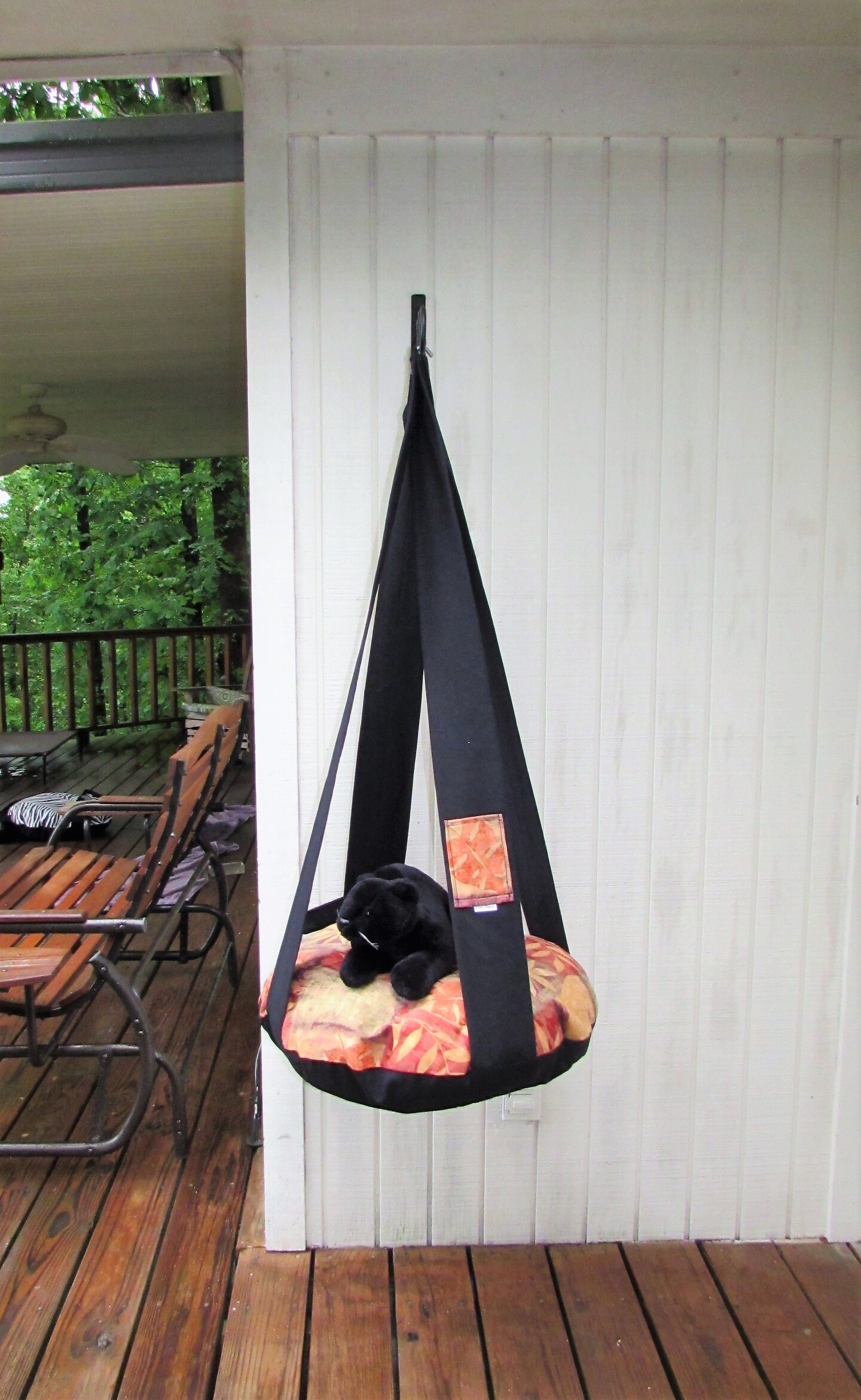 product name is Cat Bed, Colorful Tropical Leaf Black Single Hanging Kitty Cloud