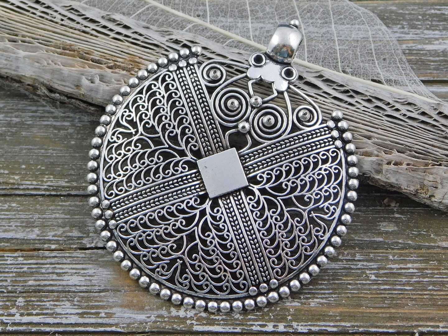 64x72mm Antique Silver Boho Filigree Round Pendant