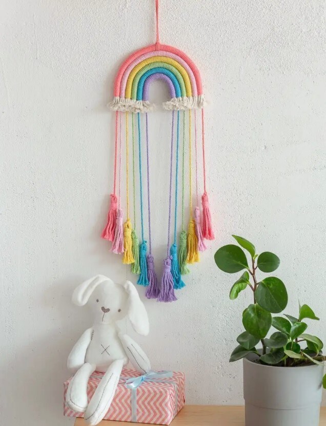 Macrame Rainbow Wall Hanging &#x2013; Hair Bow Holder for Girls &#x2013; Handwoven Cotton Nursery Decor &#x2013; Pink Boho Tapestry for Baby Room or Kids Bedroom