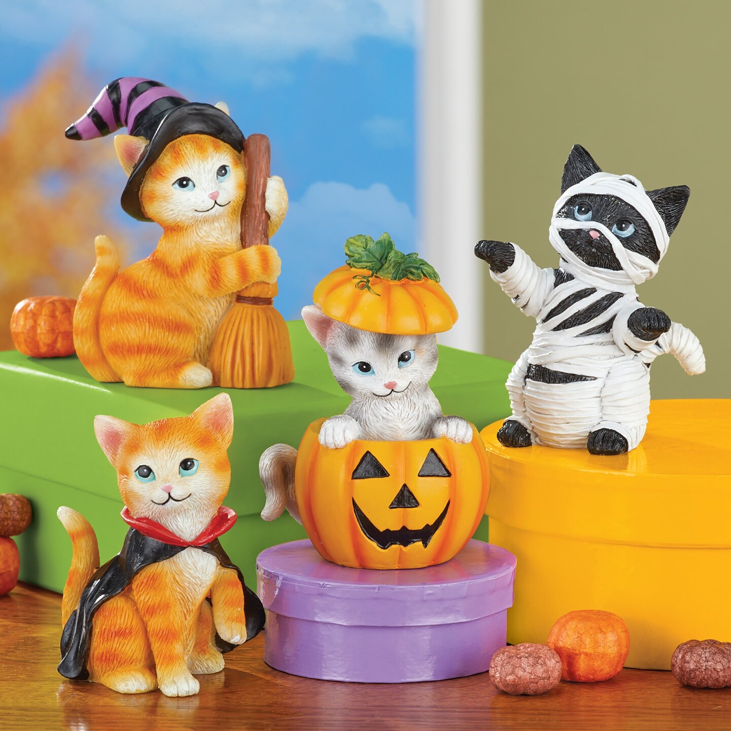 Collections Etc Adorable 4-Piece Halloween Cats Sitters Set
