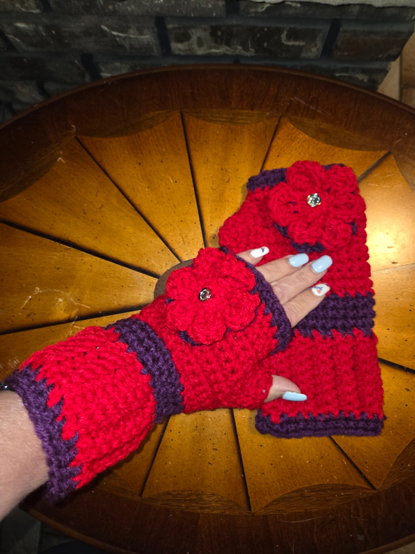 BOHO CHIC RED AND PURPLE HAND CROCHETED SLOUCH HAT AND  display picture 1