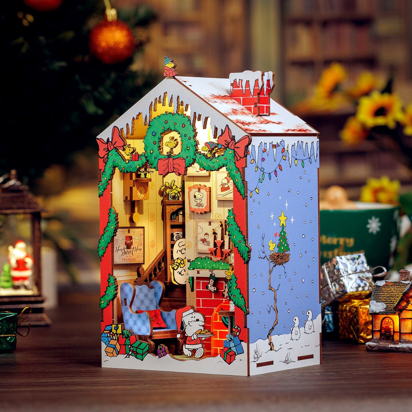 Peanuts&#xAE; Christmas | DIY Miniature Book Nook Kit