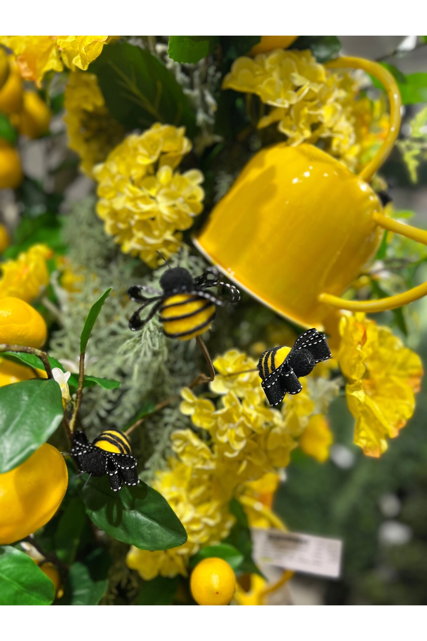 19&#x22; Spring Ribbon Bee Pick