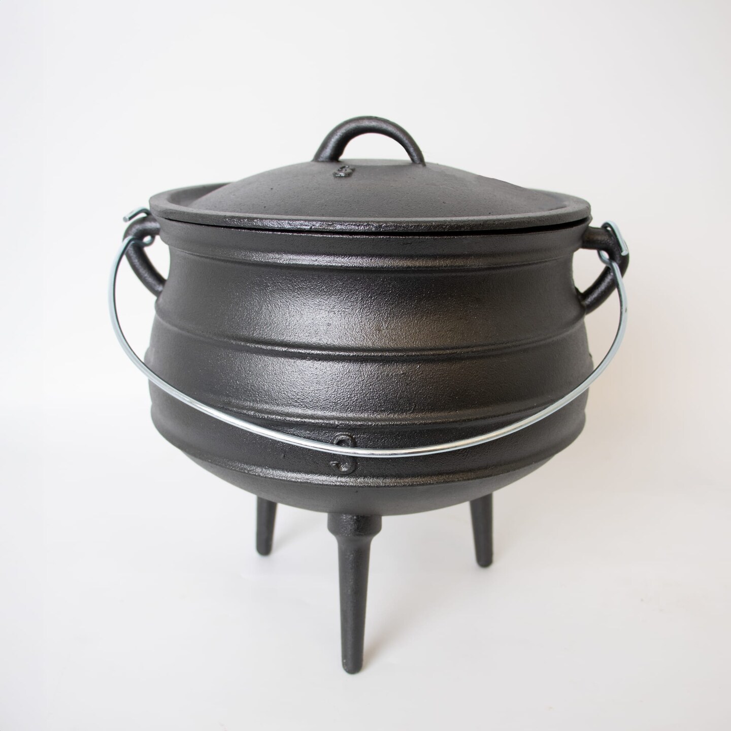 Lehman's Campfire Cooking Kettle Pot - Cast Iron Potjie Dutch Oven with 3 Legs and Lid