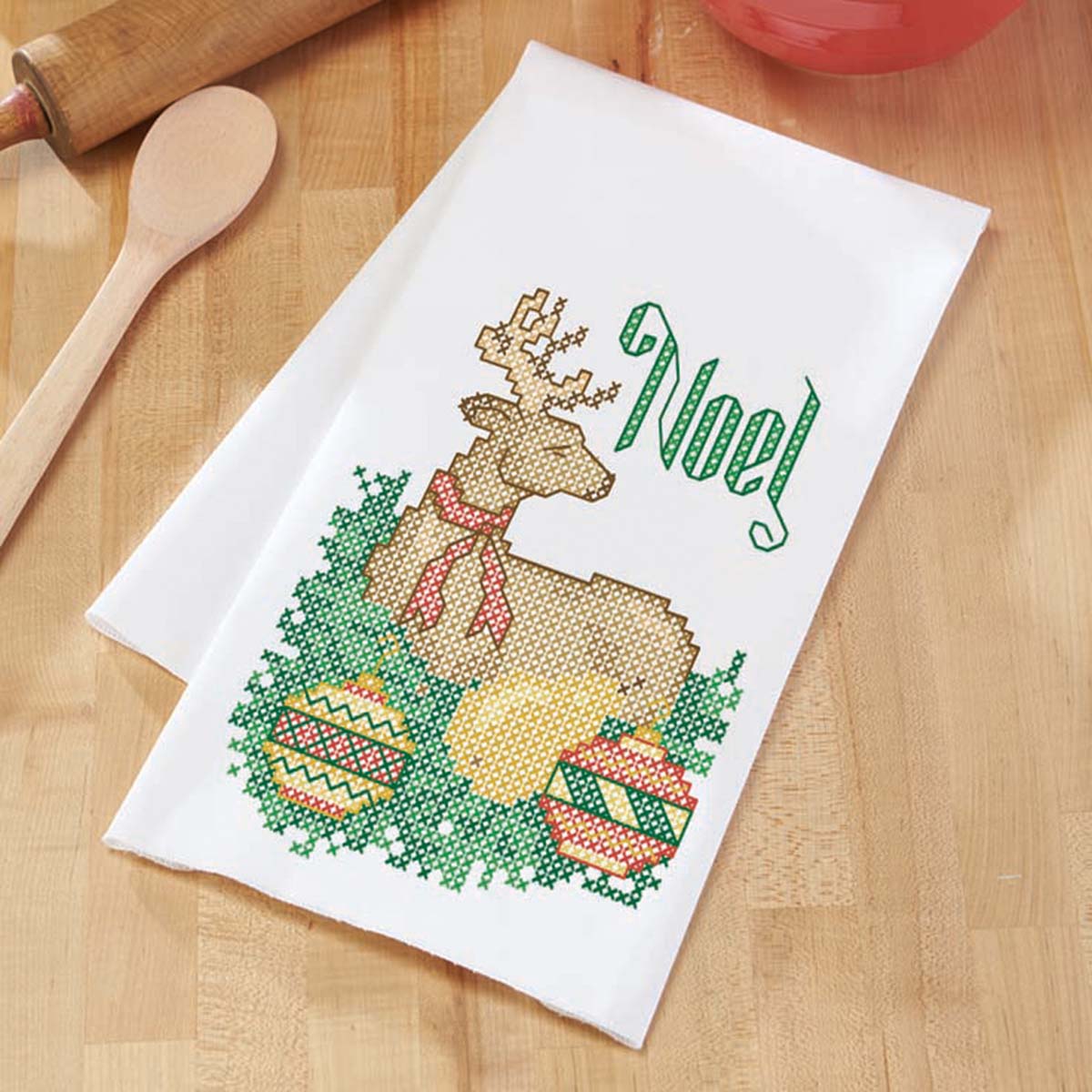 Herrschners  Woodland Noel Towel Pair Stamped Cross-Stitch