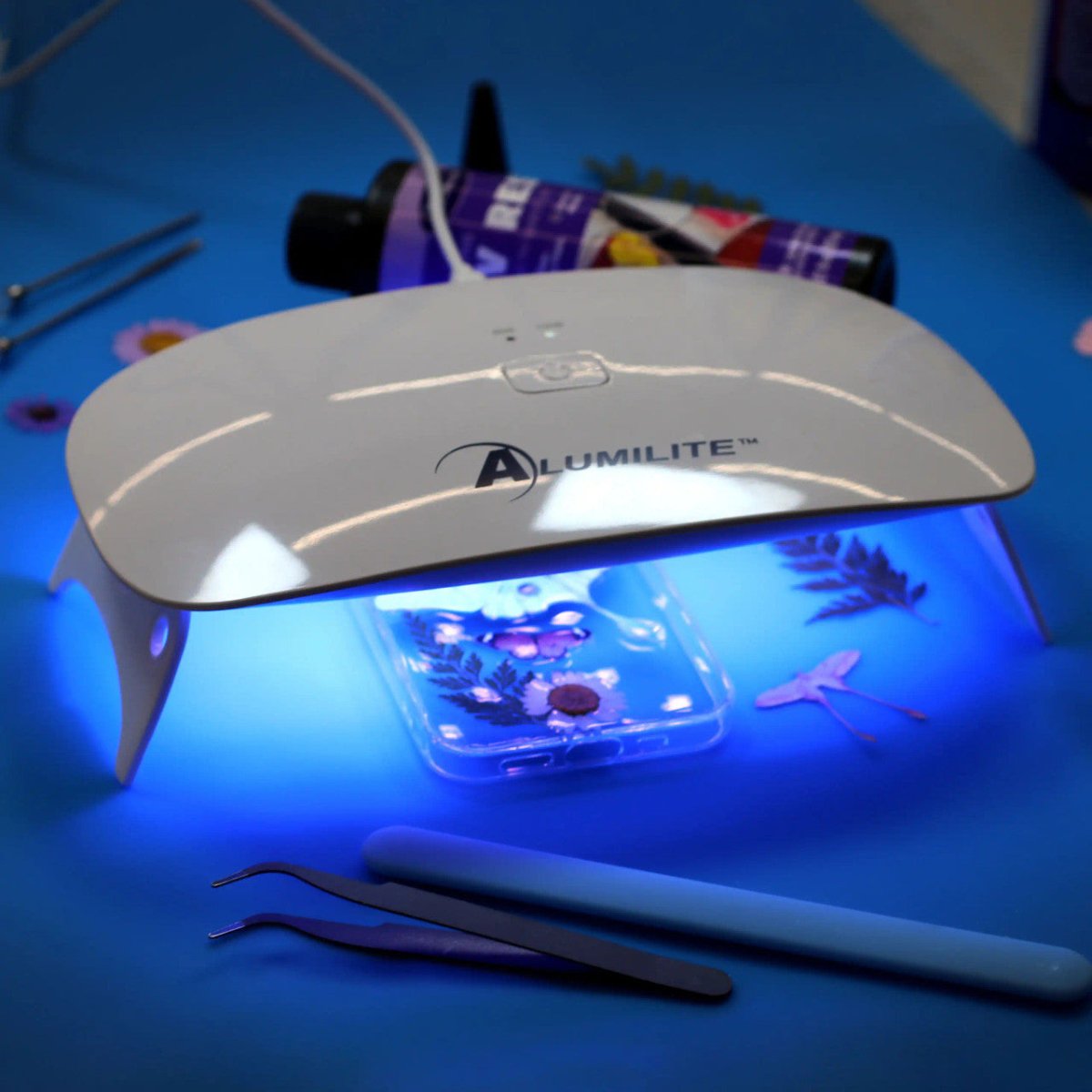 UV Craft Light 48 watts, 28 LEDs, USB cord (adaptor not included)
