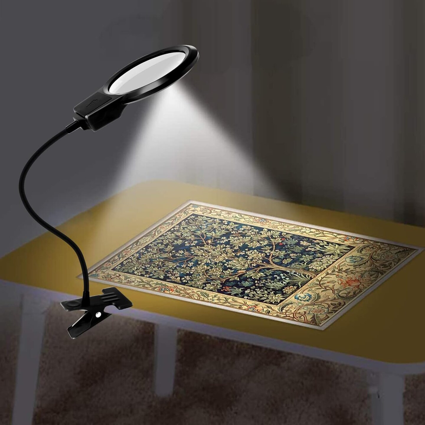 5D Diamond Painting Tools, LED Light with Magnifiers for Diamond Painting, 4X &#x26; 6X Magnifier LED Light with Clip and Flexible Neck, 5D Diamond Painting and Cross Stitch Tool Accessory Magnifier Lamp