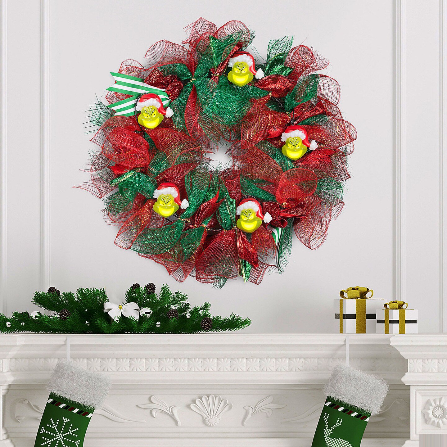 Grinch Musical Wreath Lighted Christmas Decoration 22&#x22;