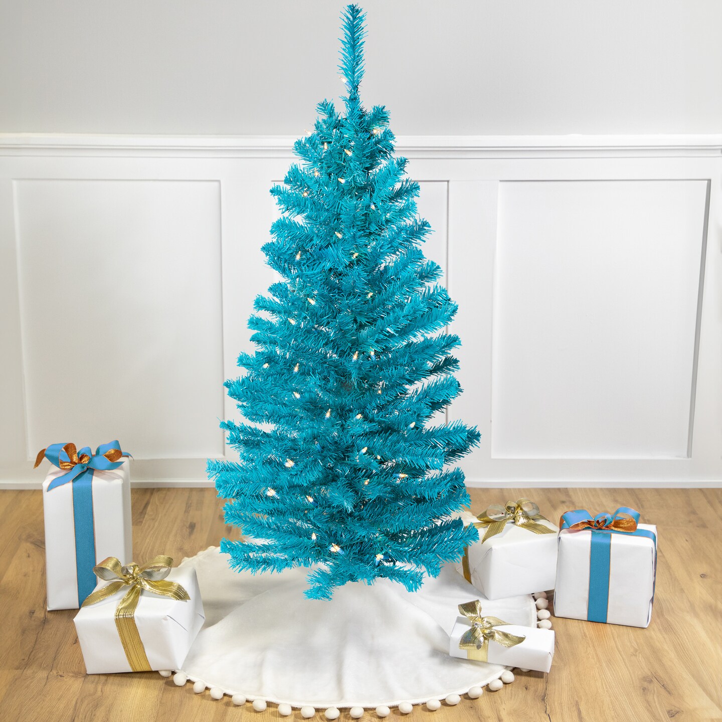 Northlight Pre-Lit Medium Artificial Pine Christmas Tree - 4' - Turquoise - Clear Lights
