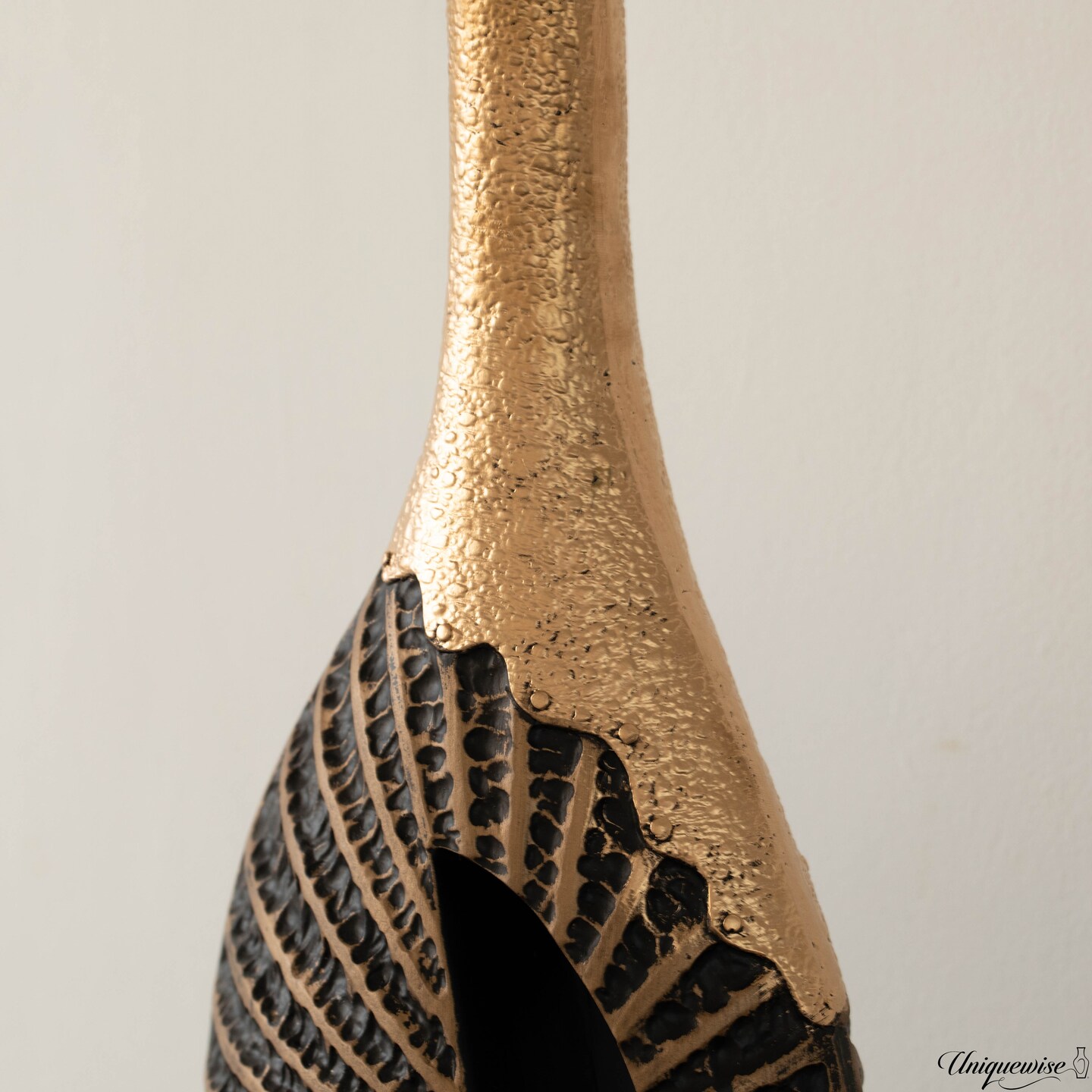 27-Inch Fiberglass Vintage Farmhouse Floor Vase, Boho Wedding Centerpiece - Unique Black and Gold Rustic Design Tall Vase - Perfect Decoration for Living Room, Bedroom, Entryway, Hallway and Kitchen