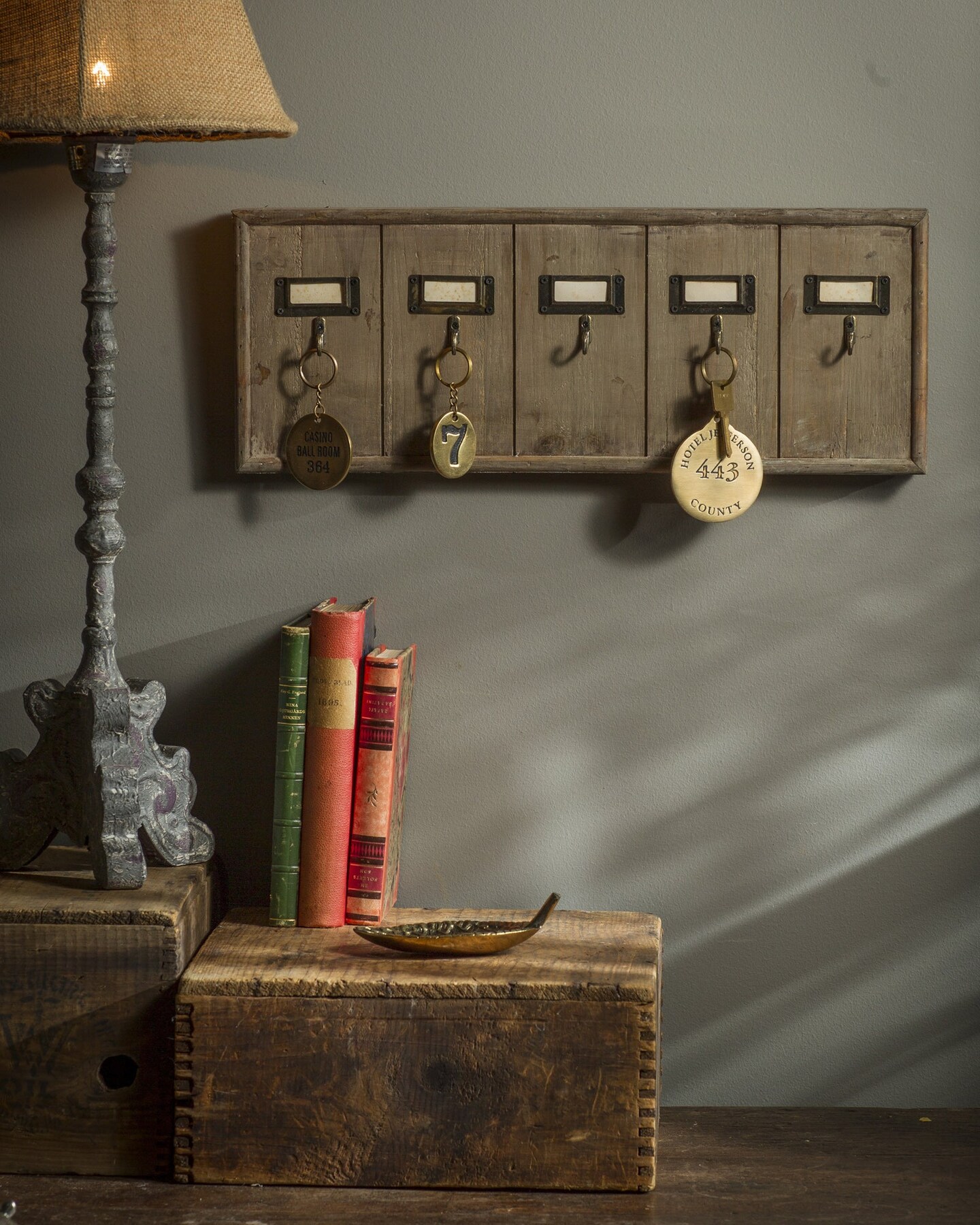 Vintage Style Wooden Key Rack 5 Hooks Wall Organizer for Entryway